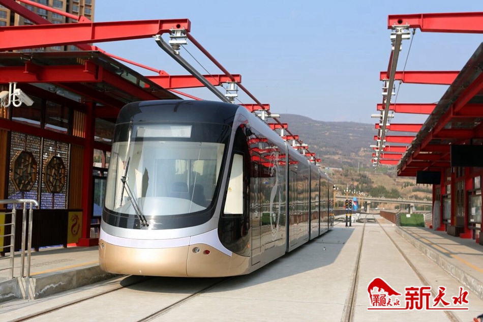 王銳調(diào)研有軌電車示范線一期工程、工業(yè)博物館等項目建設(shè)情況