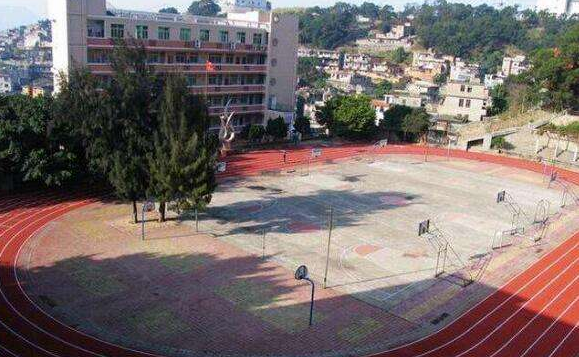 蘭州四城區(qū)初一新生7月23日去對口學?？窗?>
        </a><em>蘭州四城區(qū)初一新生7月23日去對口學校看榜</em></li>
    <li><a  target=