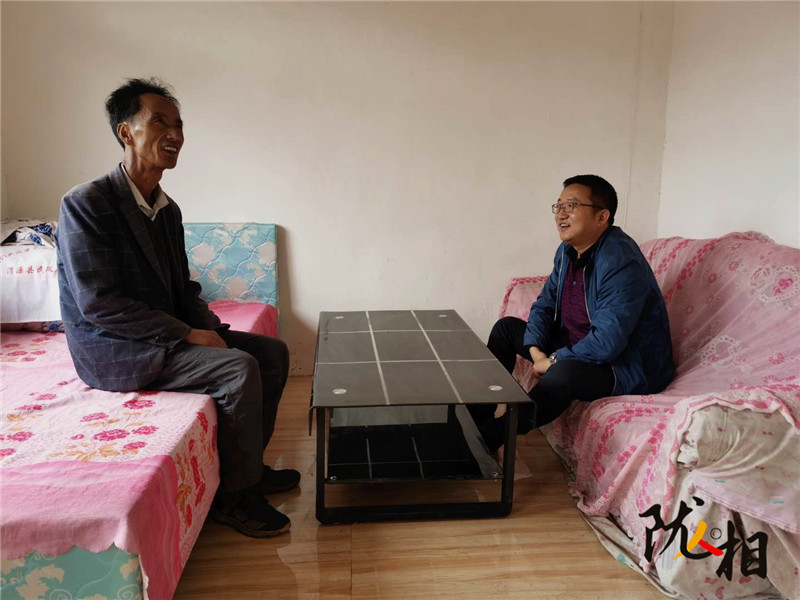 【隴人相】以扶貧為己任 把村民當(dāng)親人——記元古堆村黨支部第一書記、駐村幫扶工作隊(duì)隊(duì)長陳元兵