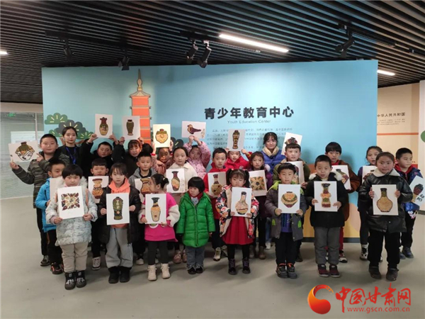 博物館里過臘八 武威這些孩子用五谷拼文物！