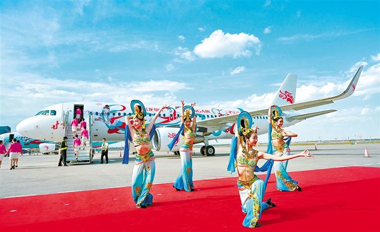 甘肅文旅攜手長(zhǎng)龍航空搭建空中快線 “飛天”“如意”首航 唱響“交響絲路”引客來