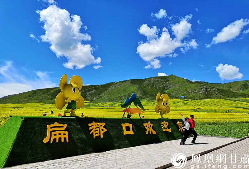 河西走廊張掖扁都口，古絲綢之路要道。王振武 攝