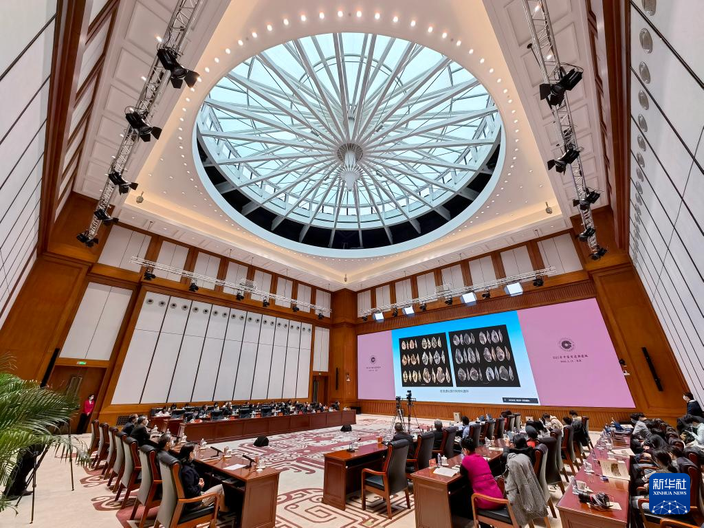 3月18日，“中國社會科學(xué)院考古學(xué)論壇·2021年中國考古新發(fā)現(xiàn)”進(jìn)行入選項(xiàng)目報(bào)告環(huán)節(jié)（手機(jī)照片）。