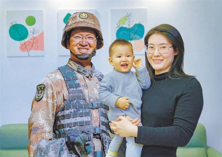 蘭州市退役軍人事務(wù)局舉行清明代祭掃儀式 陳紅軍烈士父親給兒子寫來(lái)寄語(yǔ) “你是祖國(guó)的好兒女，也是我們的驕傲”