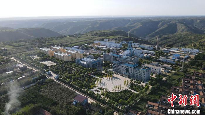 圖為華能正寧核桃峪煤礦廠區(qū)。(資料圖) 慶陽(yáng)市委宣傳部供圖