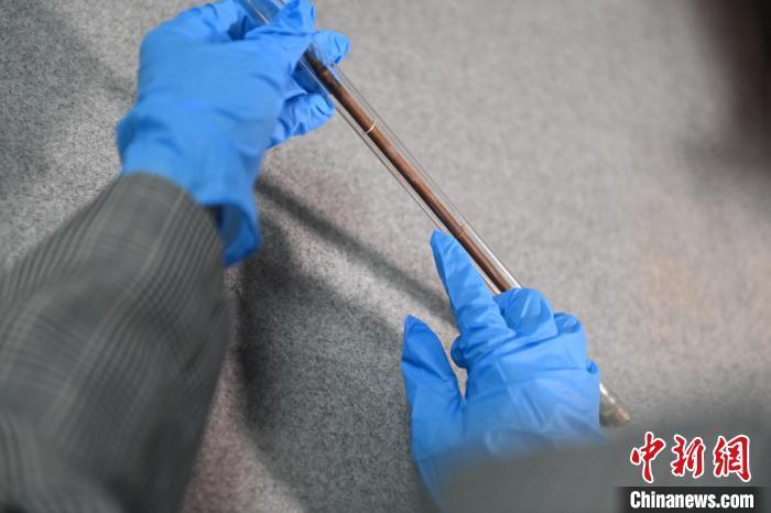 2024年5月7日，拍攝的甘肅省博物館館藏國寶級文物“白馬作”毛筆。李亞龍　攝